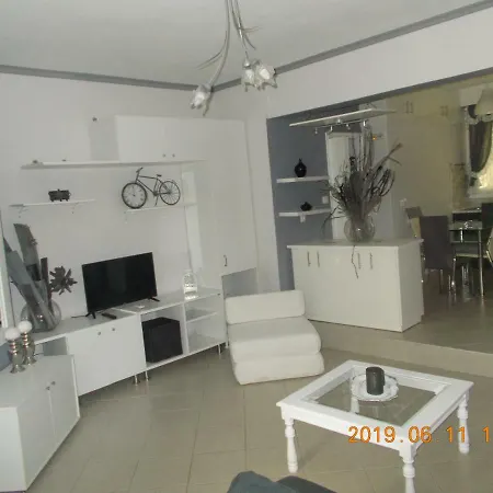 Iris דירה Apolpaina